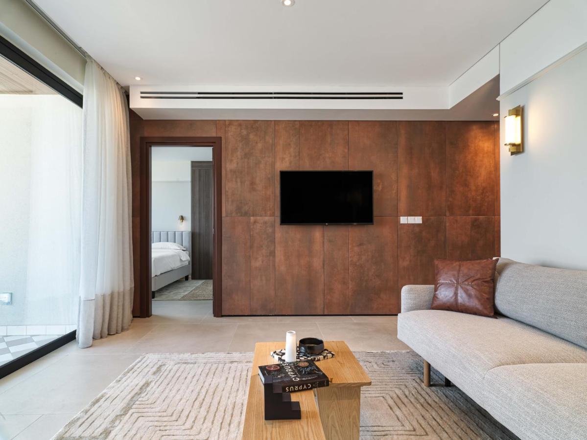 Liv Mackenzie Beach Suites Larnaca Adults Only Buitenkant foto