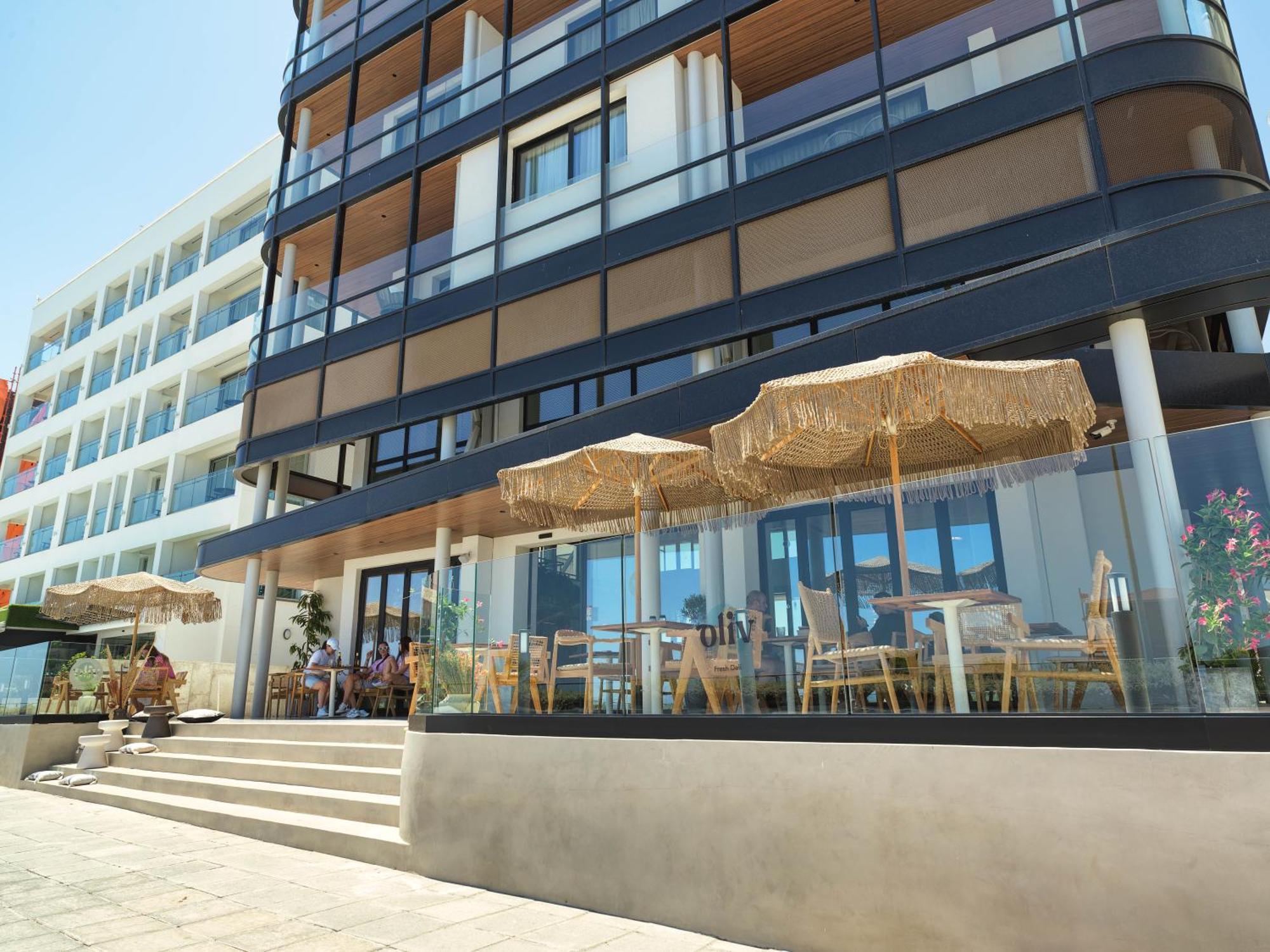 Liv Mackenzie Beach Suites Larnaca Adults Only Buitenkant foto