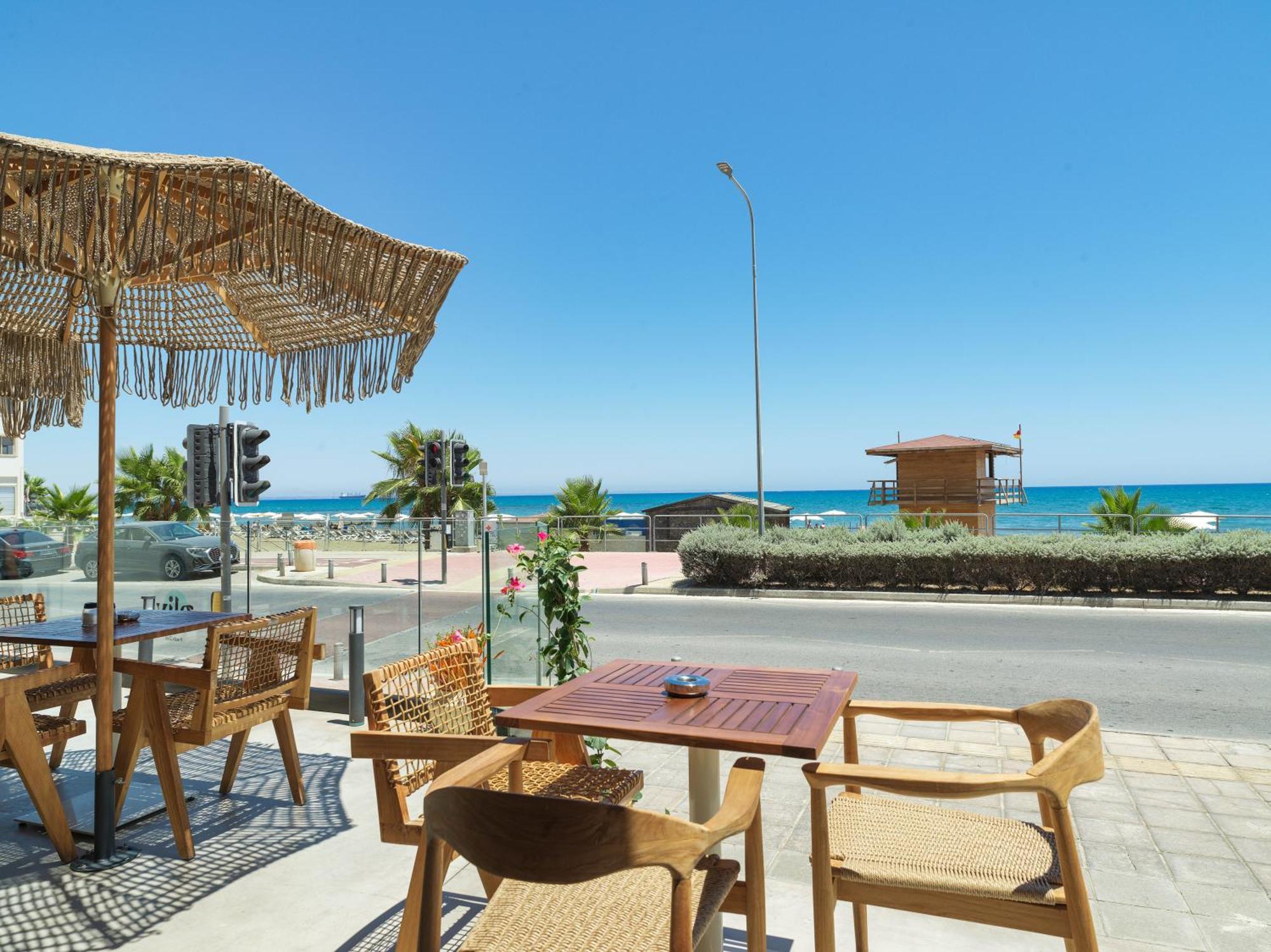Liv Mackenzie Beach Suites Larnaca Adults Only Buitenkant foto