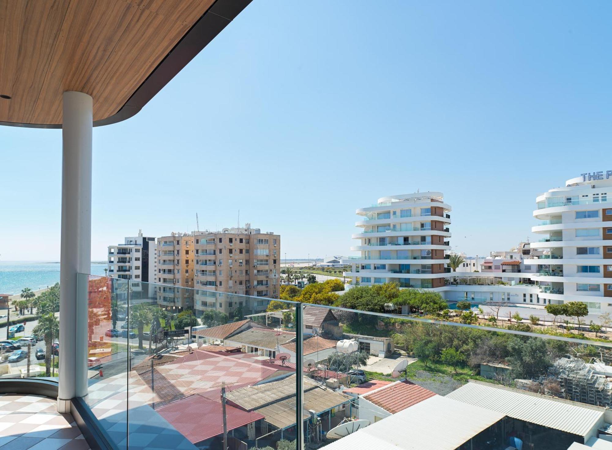 Liv Mackenzie Beach Suites Larnaca Adults Only Buitenkant foto