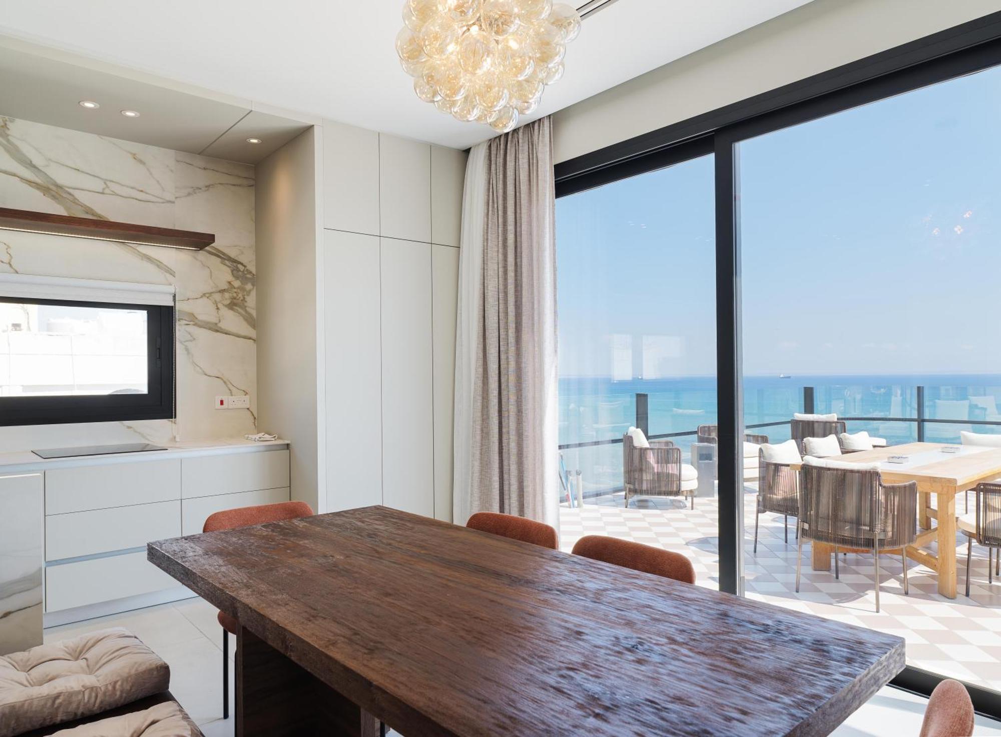 Liv Mackenzie Beach Suites Larnaca Adults Only Buitenkant foto
